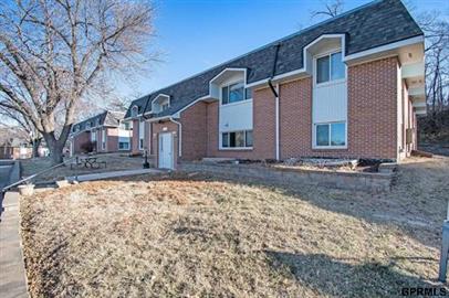 823 S. James Parkway - 2